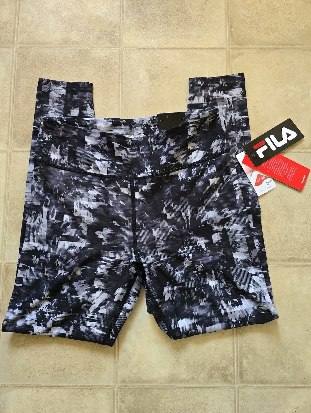 Fila Women's Black & Gray Patterned High-Rise Active Leggings - Size Large